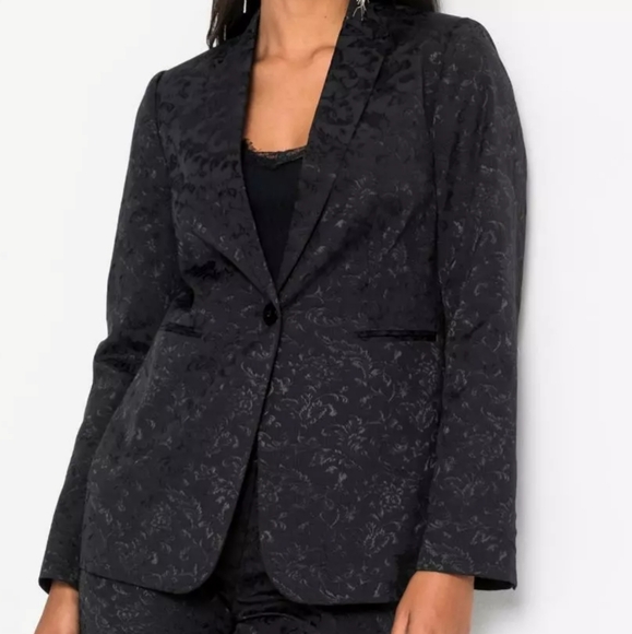 R.Q.T blazer - Picture 1 of 9